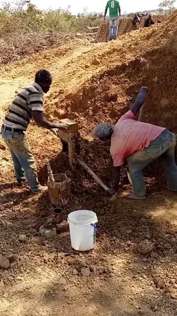 做泥砖视频,从原料准备到成品展示